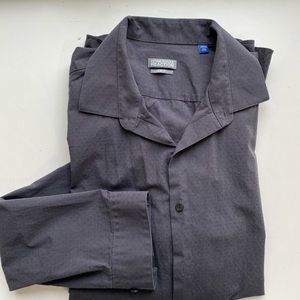 Kenneth Cole Reaction shirt w cool texture